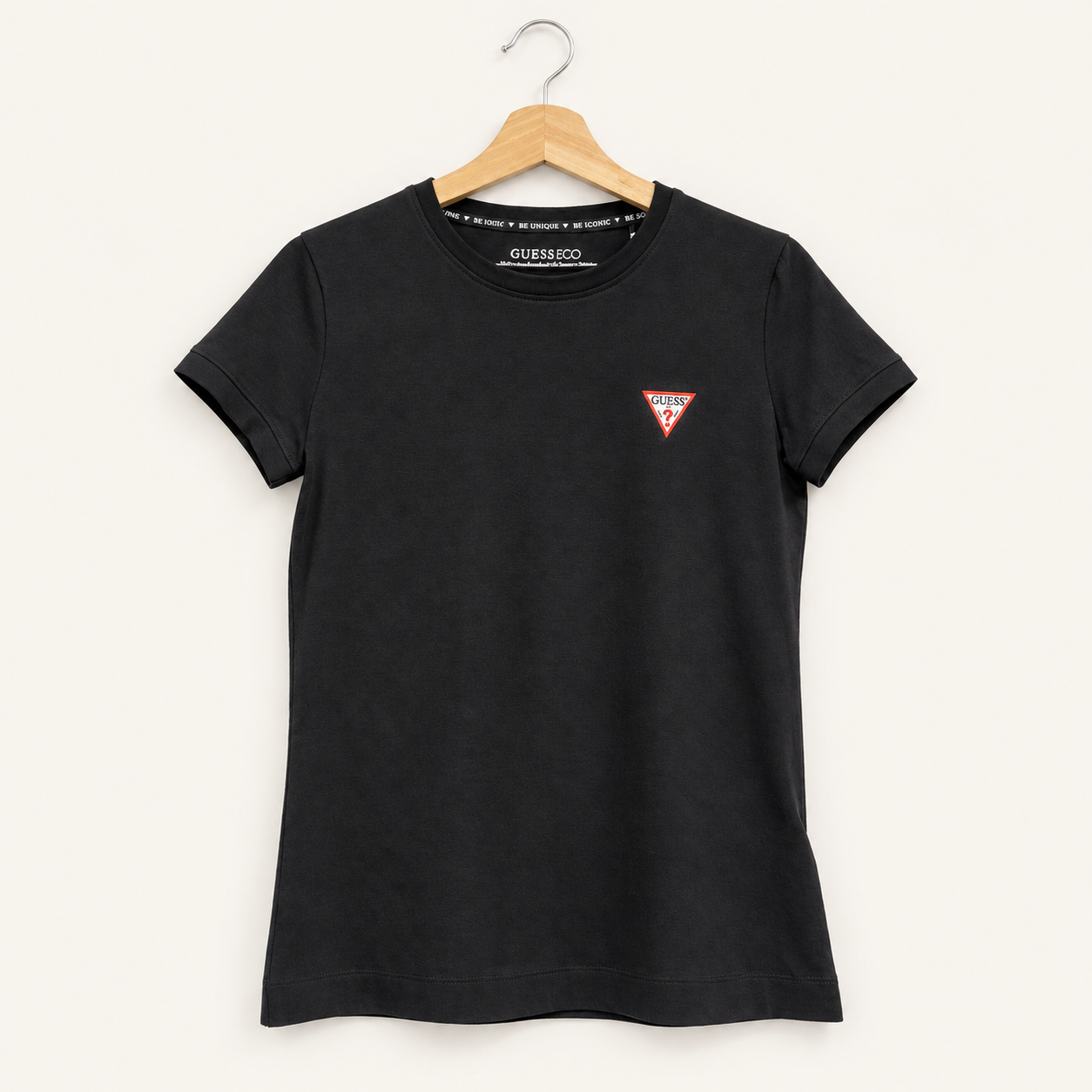 Camiseta Guess negra básica para mujer